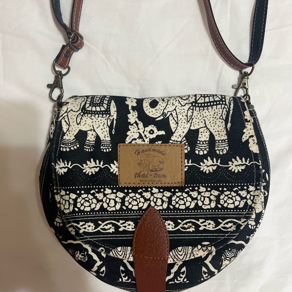 Elephant Design Crossbody Purse from Thailand - Picture 2 of 5